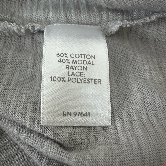 J Jill gray lacy upper quarter length sleeves Top. Size XL - Picture 6 of 7